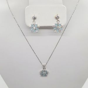 Beautiful Snow Flake Sterling Silver Necklace and earrings